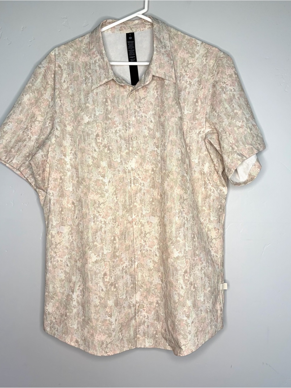 Lululemon Airing Easy Men’s Short Sleeve Button Up Shirt XL
